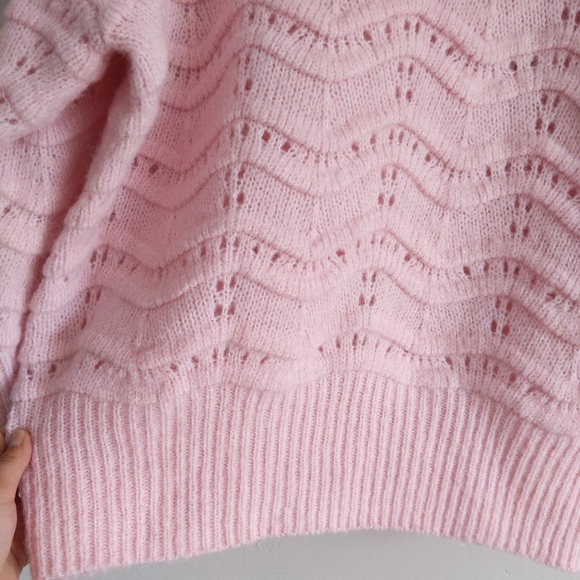 🆕🌿PRETTY IN PINK SWEATER🌿 - Picture 4 of 5